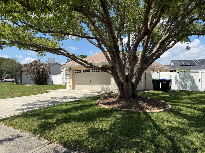 Building Photo - 2139 Fairmont Cir