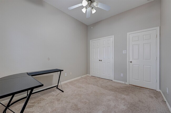 Building Photo - 13922 Normandy Ct