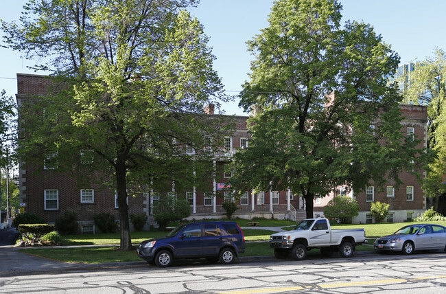 Building Photo - Bell Wines Apartments