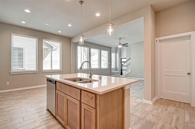 Building Photo - 315 N Spotted Fern Dr