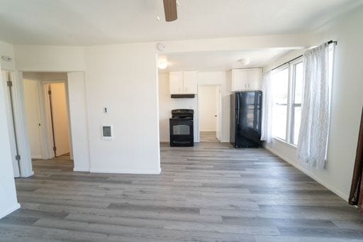 Building Photo - National City Two Weeks Free Duplex Top Level 3 Bedroom 1 Bath Duplex with Views, Laundry and 2 c...