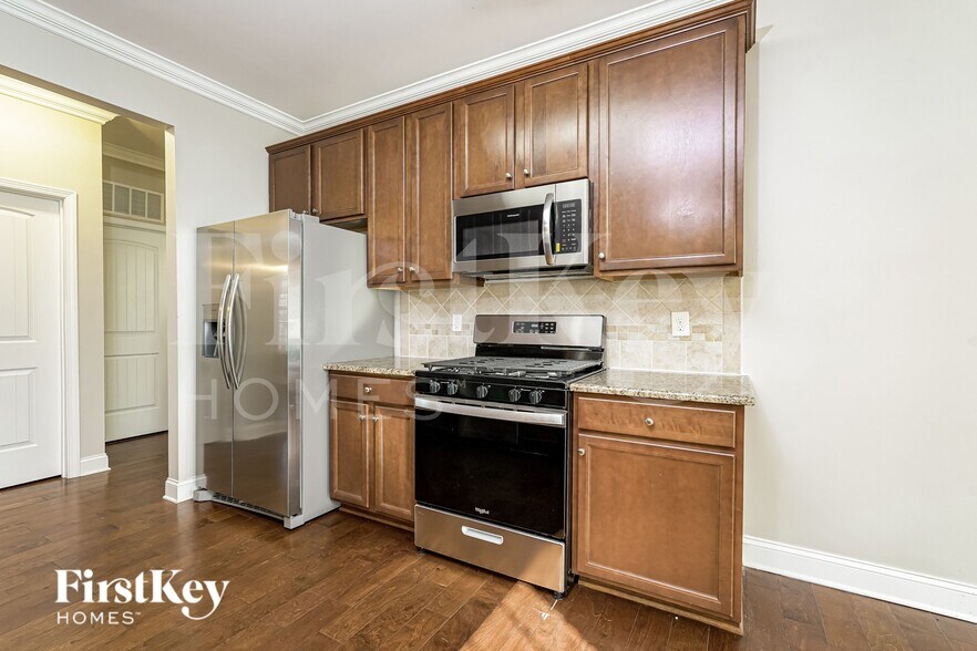 Building Photo - 1643 Ashmead Ln