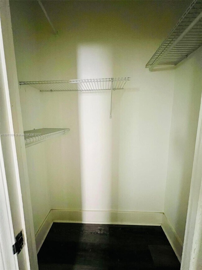 Building Photo - 1606 Jefferson Ave