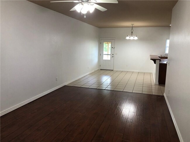 Building Photo - 3204 SW Windrift Ave