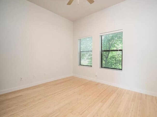 Building Photo - 1907 W 30th St