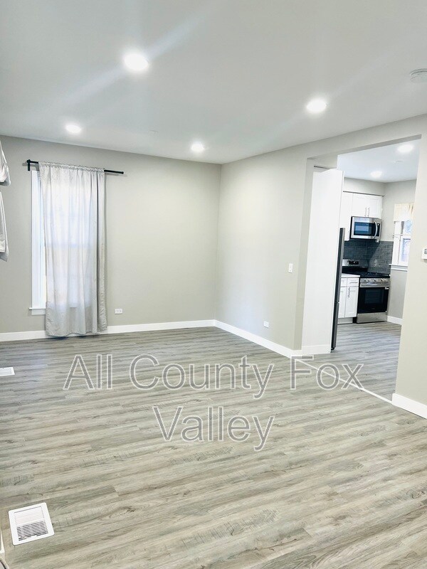 Building Photo - 552 Orange St