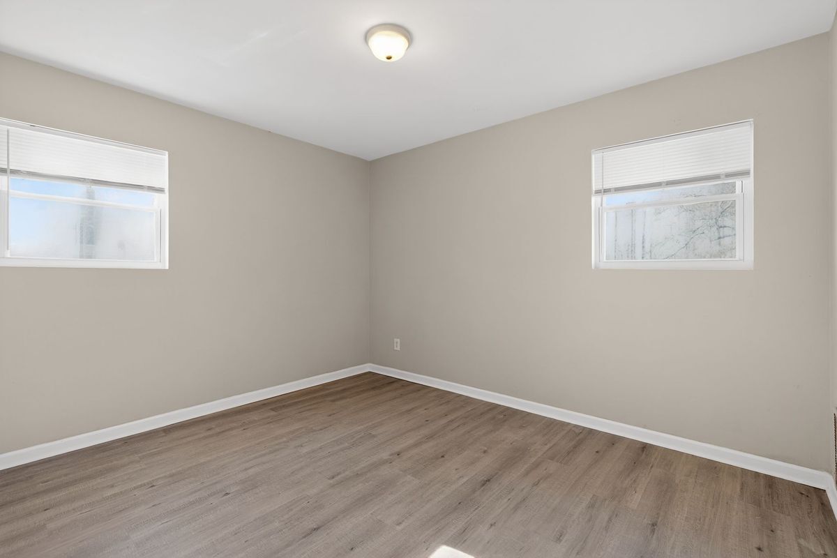 Building Photo - 7 Roper Dr