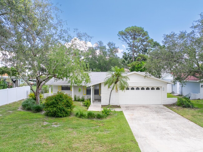 Primary Photo - 6143 Tanglewood Dr NE