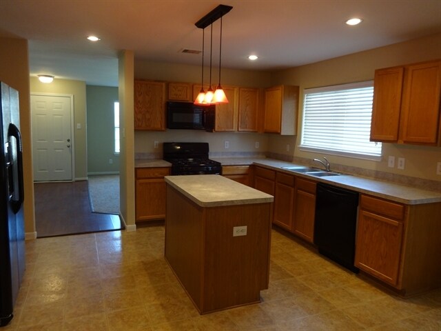 Building Photo - 8102 Sweetstone Bluff Ln