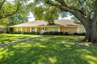 Building Photo - 2308 Wesley Cir