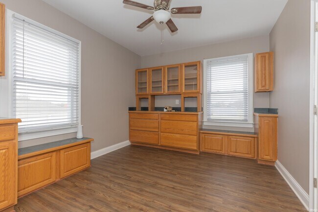 Building Photo - 5500 Big Cynthiana Rd