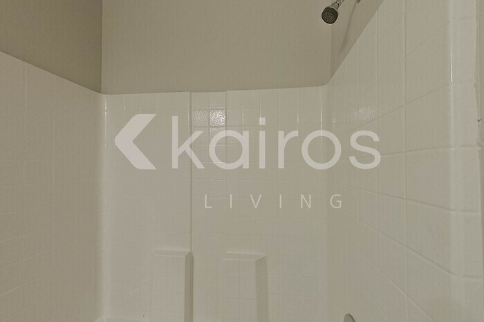 Building Photo - 825 NW 5th St