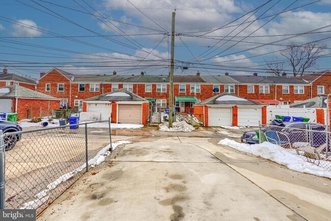 Building Photo - 1543 Lochwood Rd