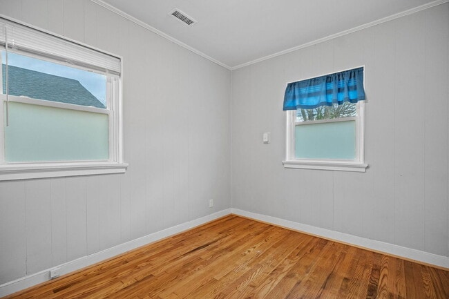 Building Photo - 908 N 38th St