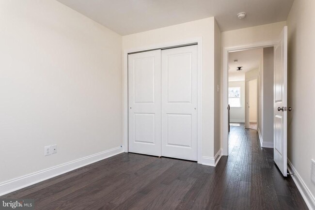 Building Photo - 434 Hurst St