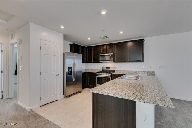 Building Photo - 5164 Steep Cliffs Ave