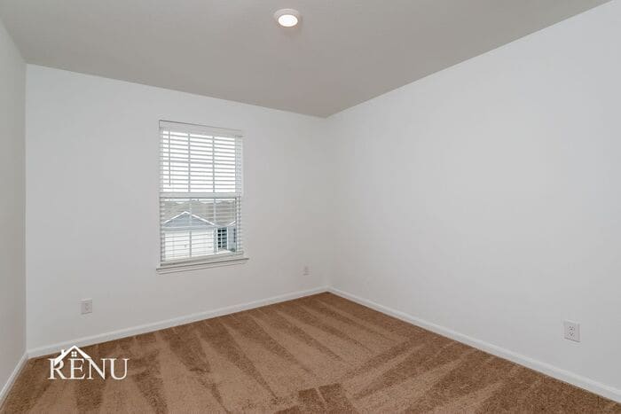 Building Photo - 3026 Jackson Smt