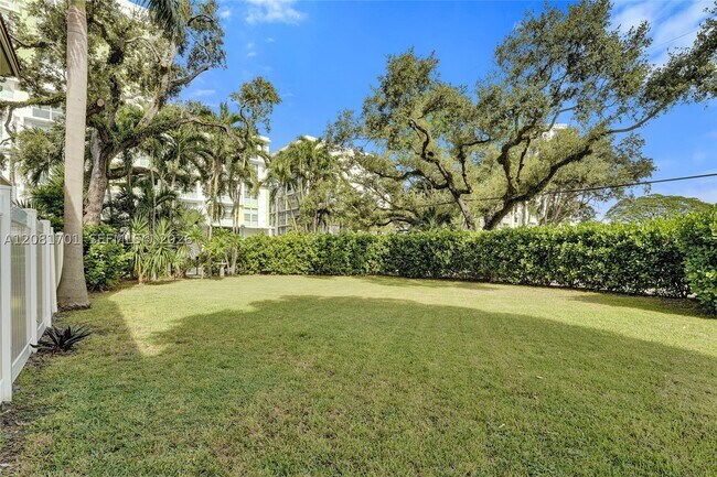 Building Photo - 436 SW 4th Ave