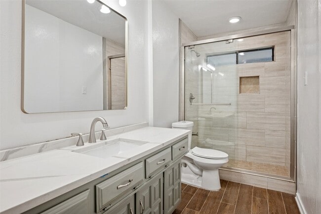 Building Photo - 5502 Coronado Dr