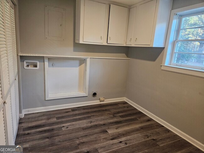 Building Photo - 4372 Kimball Rd SW