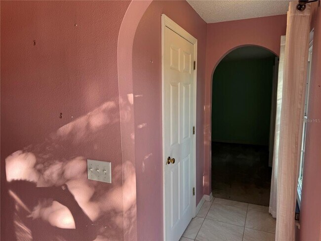 Building Photo - 712 Waxwing Ct