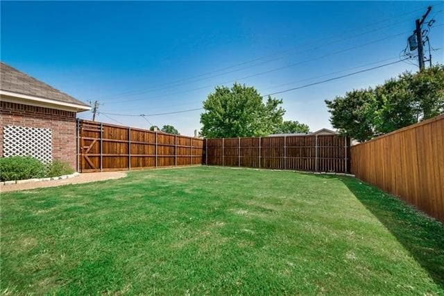 Building Photo - 8206 Luna Dr