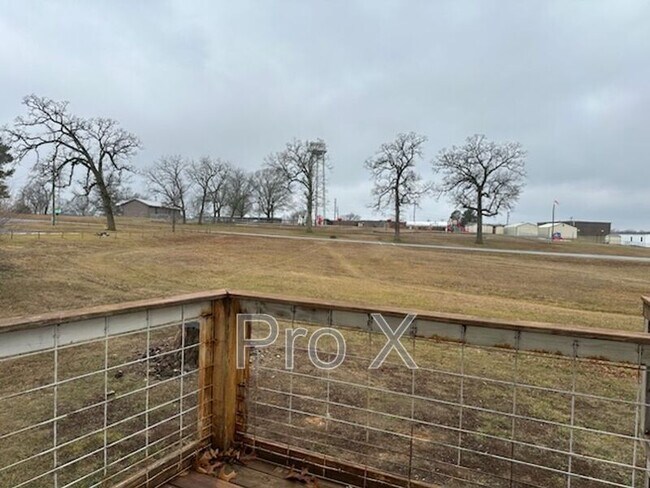 Building Photo - 111 Elm St