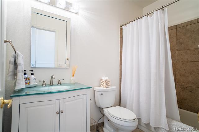 Building Photo - 4212 E Orchard Pl