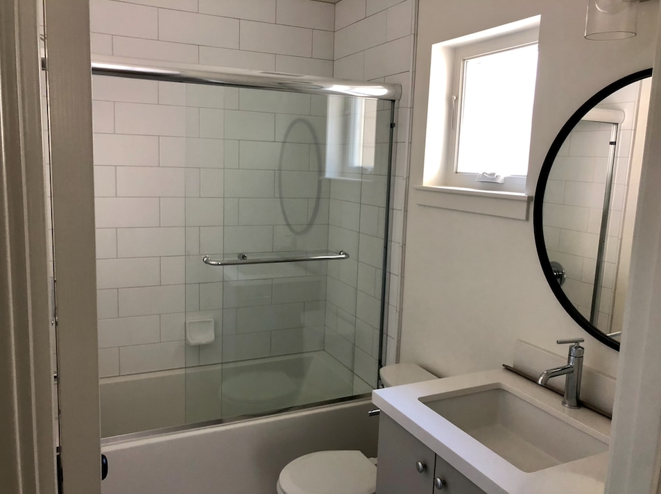 Bath 2 - 603 W Anapamu St