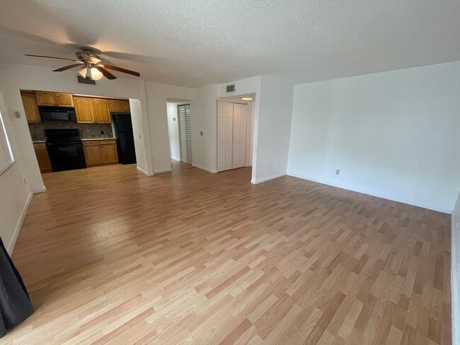 Building Photo - 10762 La Placida Dr