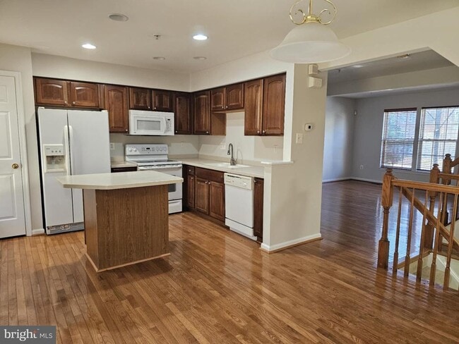 Building Photo - 7136 Deep Falls Way