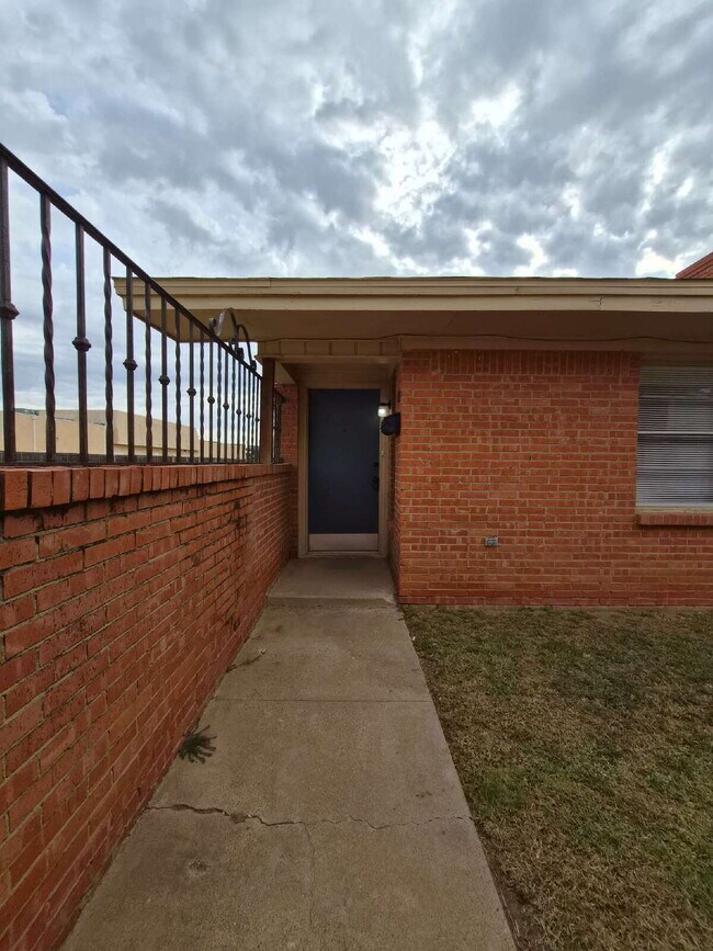 Building Photo - 3813 51st St