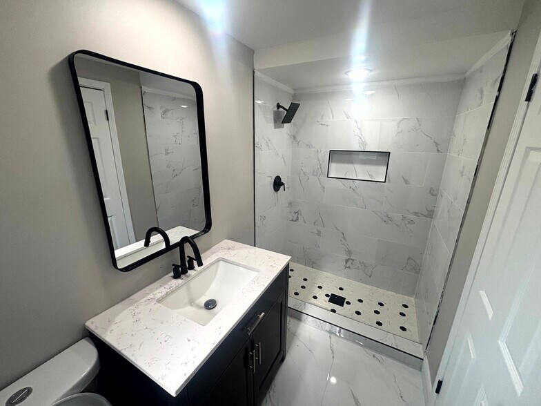 Building Photo - 29621 Fernhill Dr