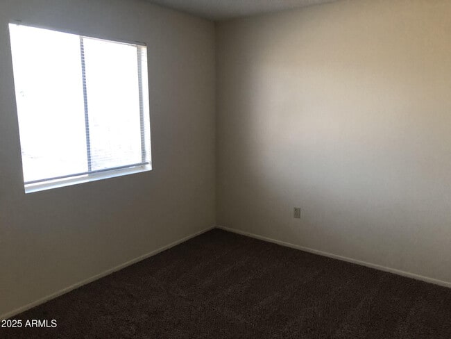 Building Photo - 26 E Duke Dr