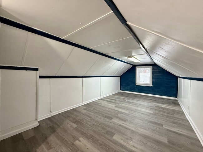 Building Photo - Three Bedroom Home in Muskegon