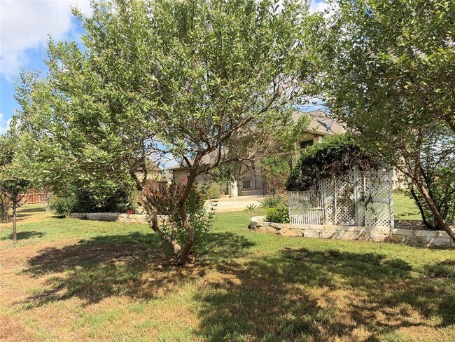 Building Photo - 337 Chisholm Trail