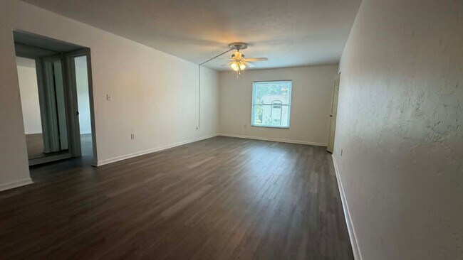 Building Photo - FIRST MONTHS RENT FREE!!! Beautiful 2 MASTER SUITE CONDO in Central Ft. Myers with Over 1200 Sqft.