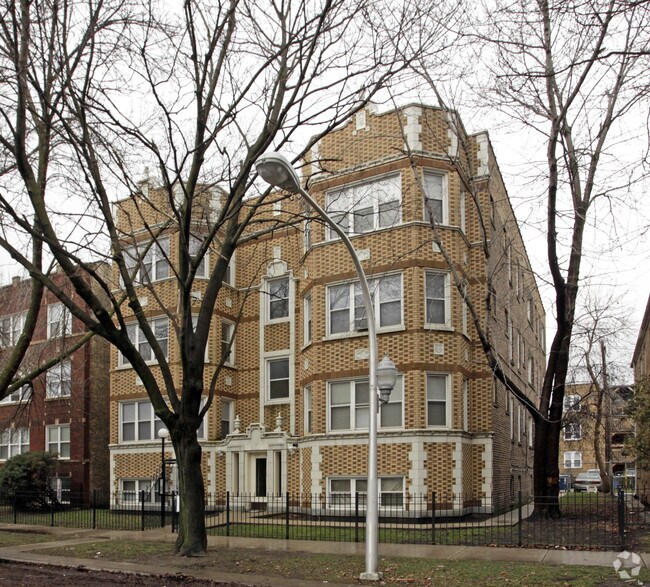 Primary Photo - 6150-6152 N Hoyne Ave