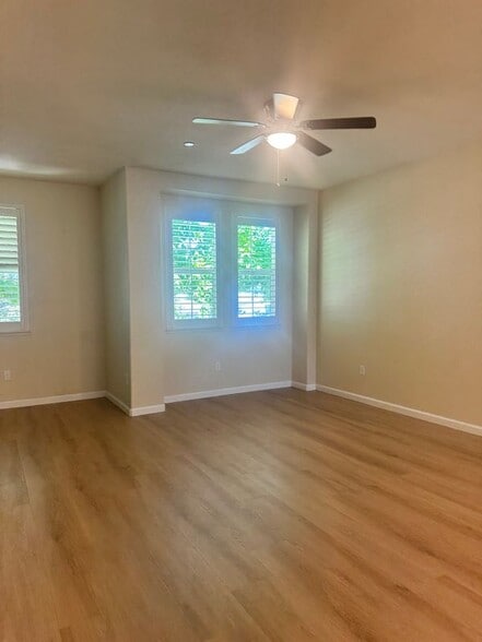 Building Photo - 842 Las Flores Rd
