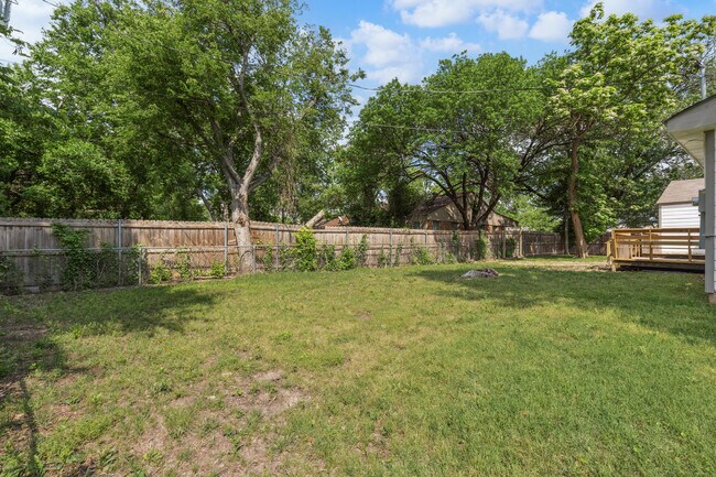 Building Photo - 4016 Winfield Ave