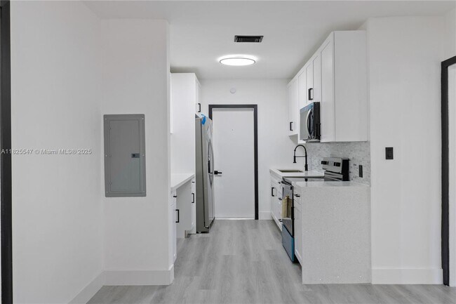 Building Photo - 1325 NW 51st St