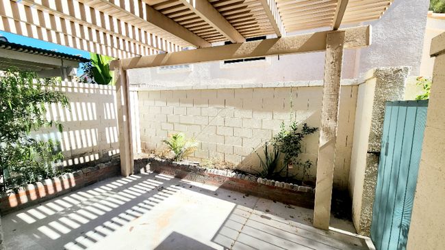 Building Photo - 7946 Lonette Ave