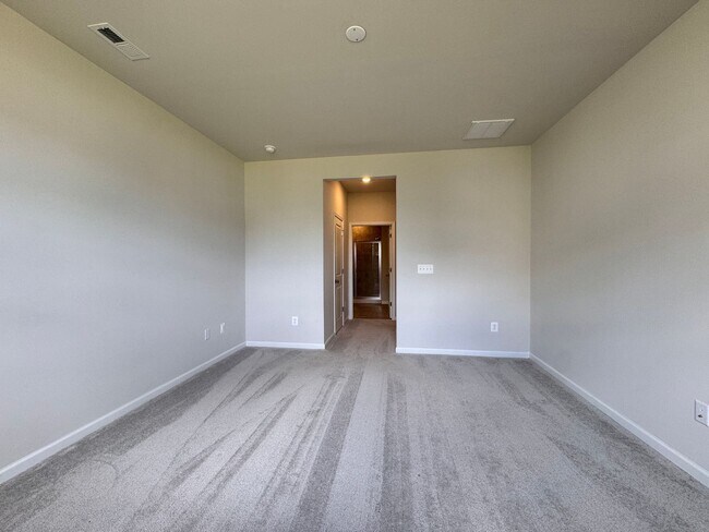 Building Photo - 3672 Isaac Cir