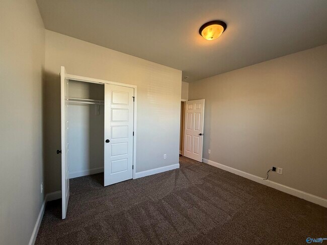 Building Photo - 132 Riverfront Dr