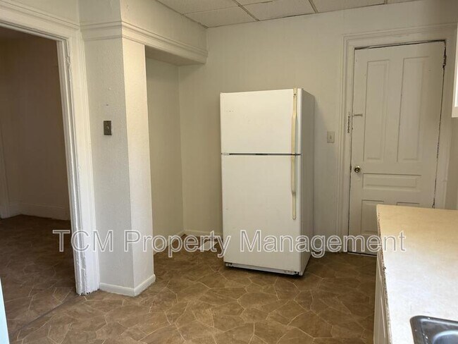 Building Photo - 1308 E North St