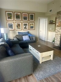 Building Photo - 303 Sugar Top Dr