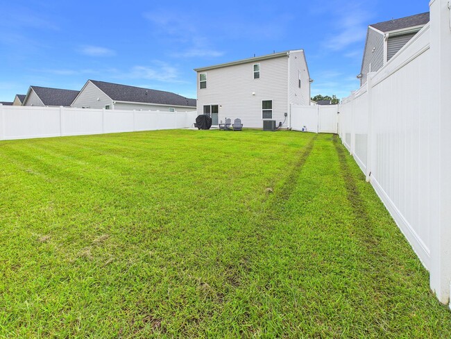 Building Photo - 7047 Woodline Dr