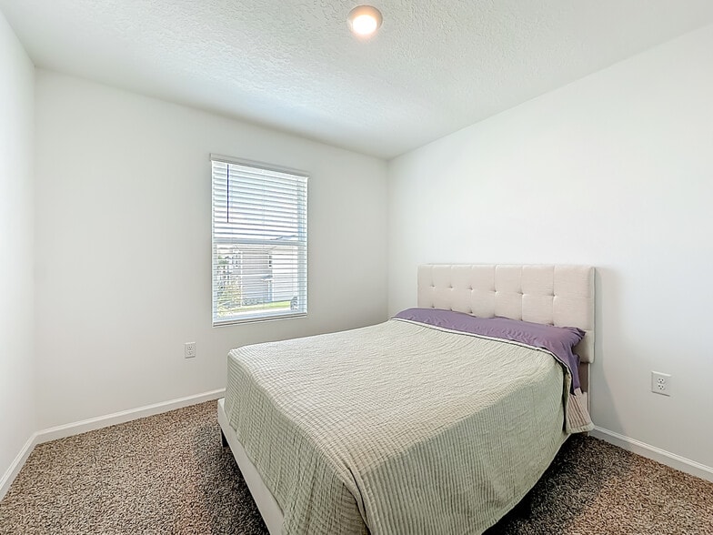 Building Photo - 53 Palmones St