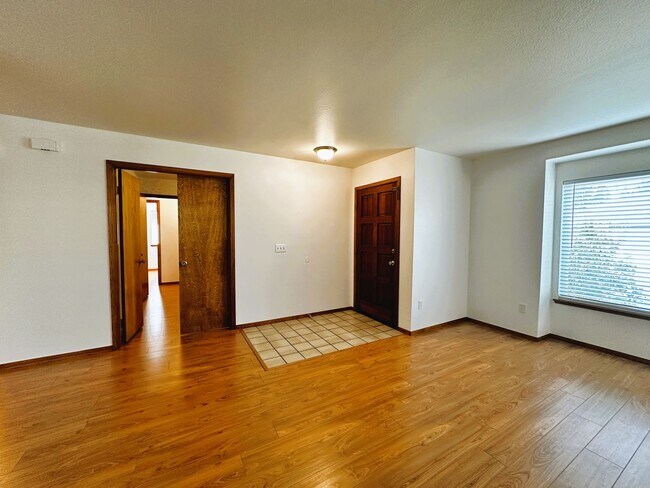 Building Photo - 2314 Sierra Creek Cir