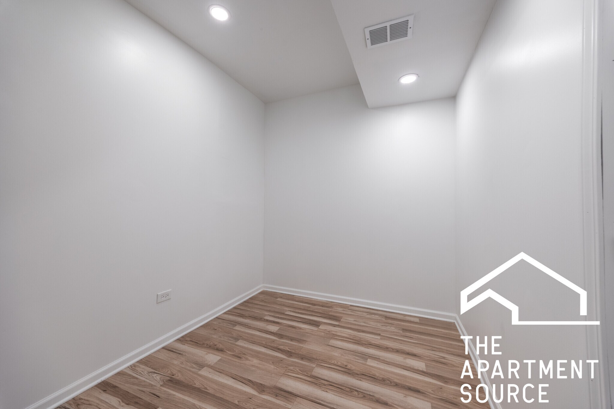 Building Photo - 3140 N Kimball Ave